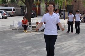 标题：运动会跳绳
浏览次数：30178
发布时间：2018-05-30